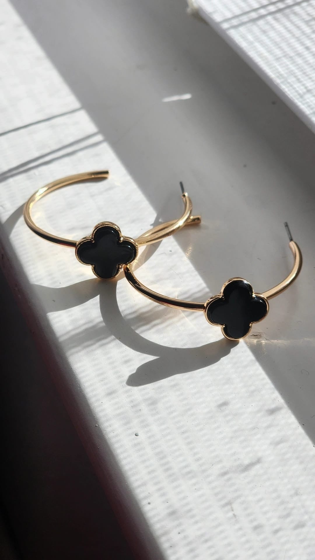 Black And Gold Clover Hoops