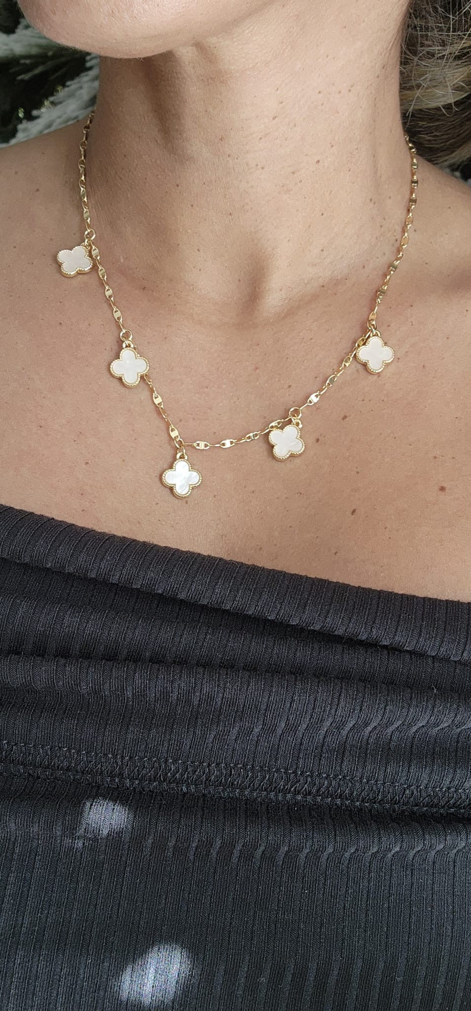 Cream Clover Crystal Necklace